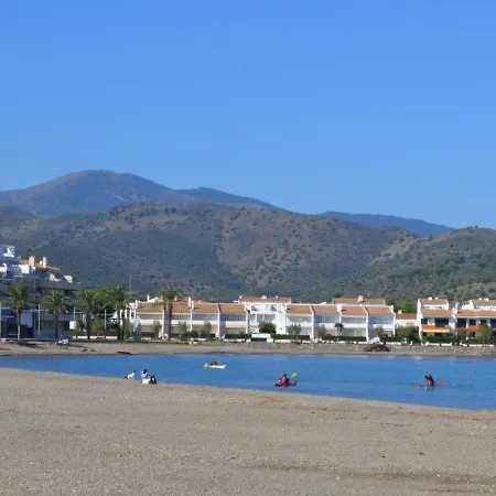 Residencial Cap De Grifeu * Llanca